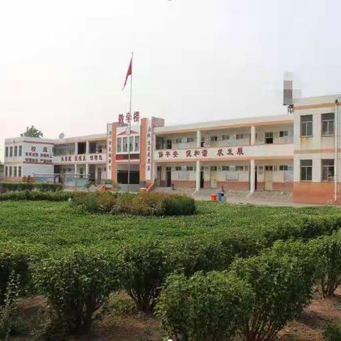 柿子园镇中心小学联合镇疫情防控处置工作领导小组办公室和镇派出所开展疫情防控应急演练