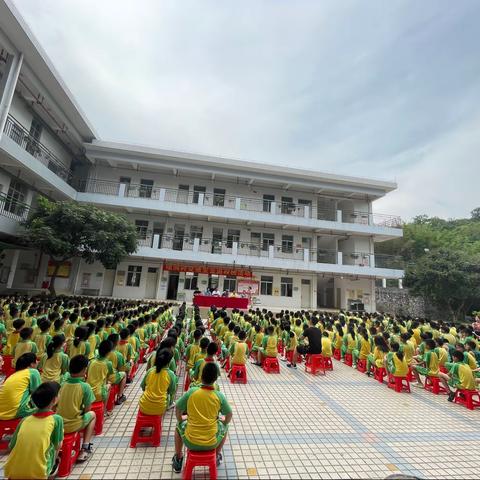 “奋战三百天，全力保畅安”福洞小学举行交通安全进校园活动