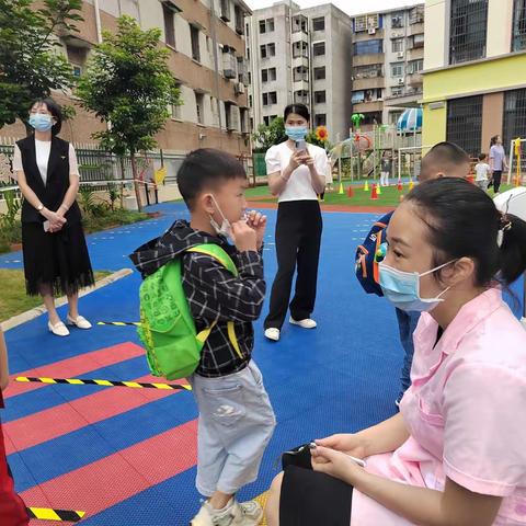 海口市盐灶幼儿园中一班第二学期一日生活