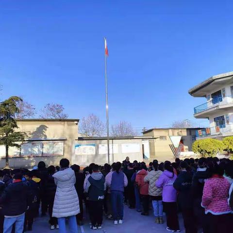 让法治常驻你我心间——来集镇矿区小学      开展法制教育讲座活动