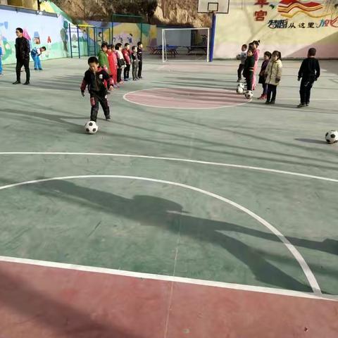 乌镇中心小学11月20日班级集体社团活动情况