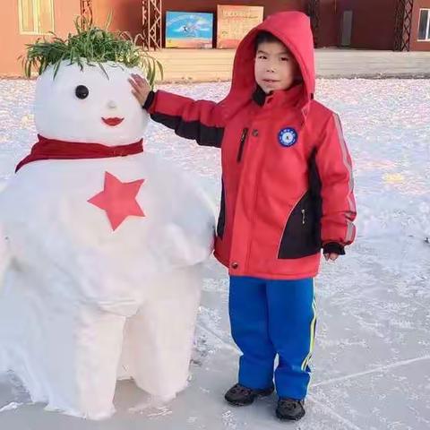 2019年儿子与雪雕