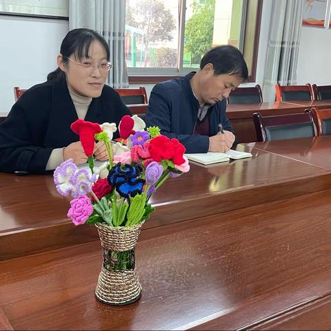 学习英语新课标 探索育人新课堂一一集贤镇中心小学英语教研组活动纪实