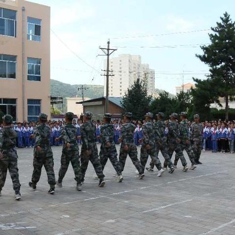 “加强军地协作·推动国防教育”——城关小学2020秋季学期开学常规教育工作侧记