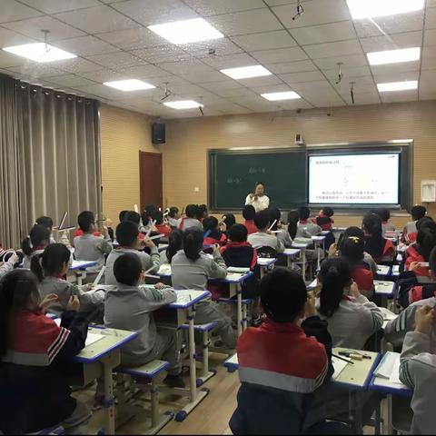 课堂展风采 ，教研促成长—实验小学数学低段组“说、讲、评”课活动