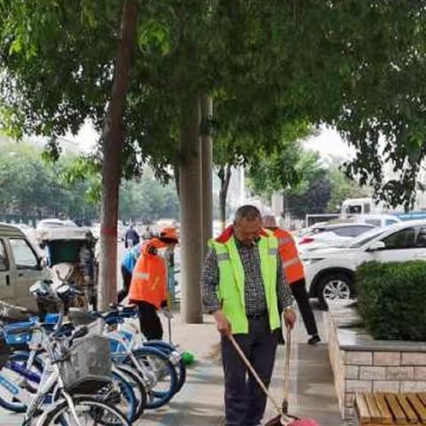 区环卫服务中心 全力保障“五一”假期环境卫生 稳步推进创文迎检工作