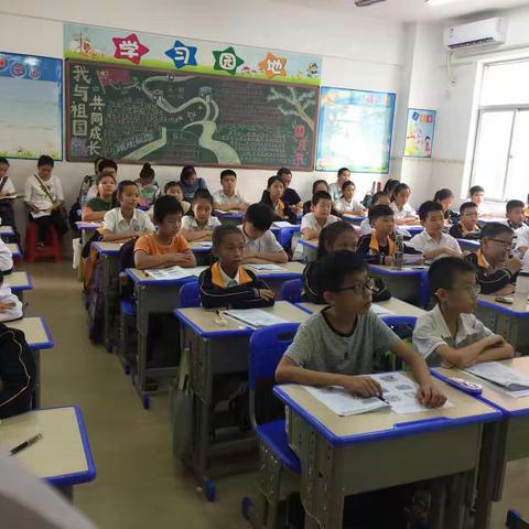 探索中前进——文昌市第一小学英语组教研活动