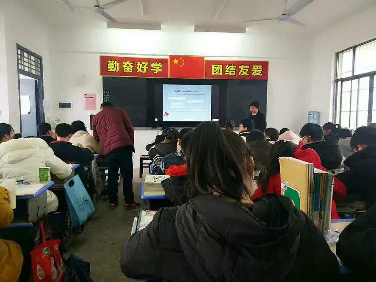 黄梅县独山中学"打造高效课堂,助力教师成长"英语教研活动纪实