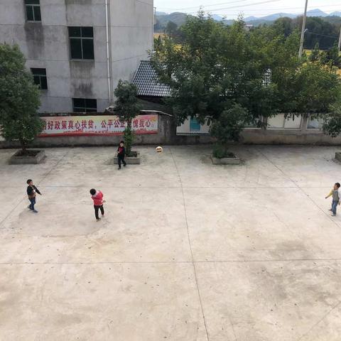 我们人少，但依旧快乐——坂上小学