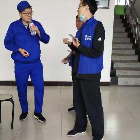 海尔千镇万家，以旧换新，走进用户家中为用户做清洗维护