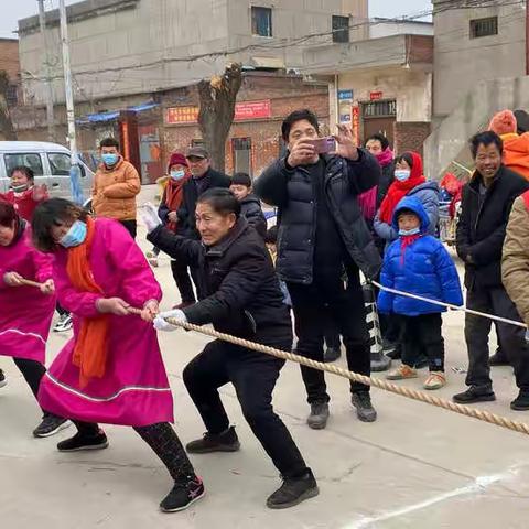 驻驾庄村“我们的节日.元宵节”巾帼友谊拔河比赛
