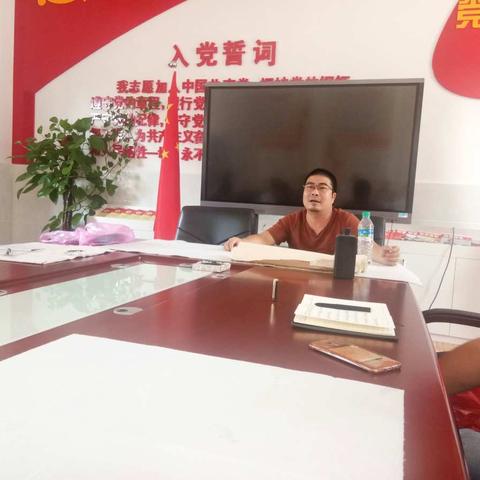 笔走乾坤恢弘气 墨染中华四时春 ――章贡区第二次书法教研活动