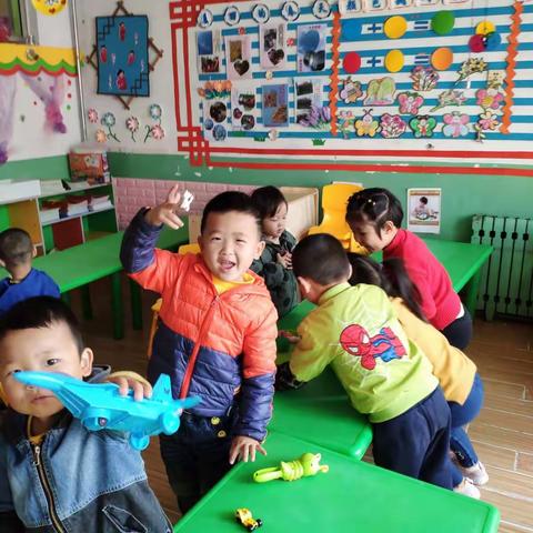 幼儿园废旧玩具征集中……