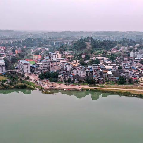 “喜庆二十大，乡村美如画”