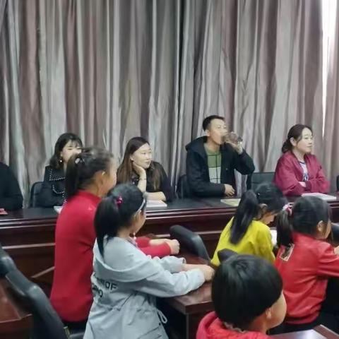 多伦县蔡木山小学举办“书香草原，礼赞中国”全民阅读月启动仪式。