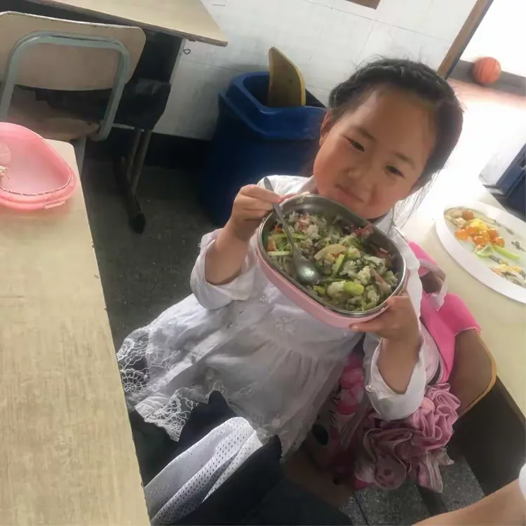 千家饭与水果拼盘