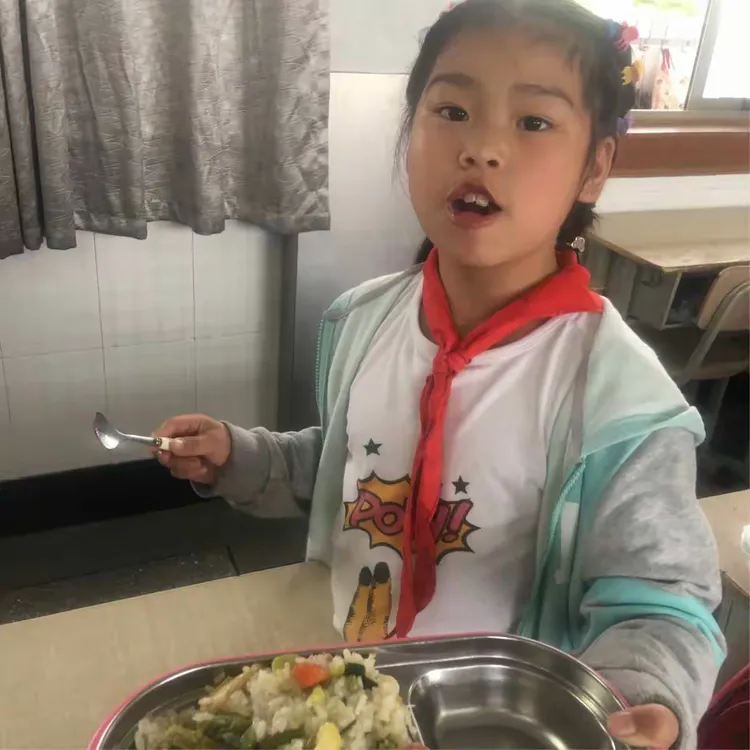 千家饭与水果拼盘