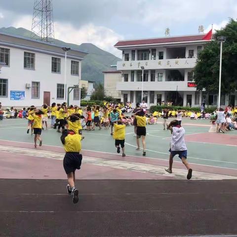 铭记历史，矢志强国-------修仁镇中心小学防空紧急疏散演练