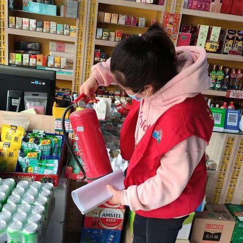 网格员协助社区开展消防、食品、禁毒等工作