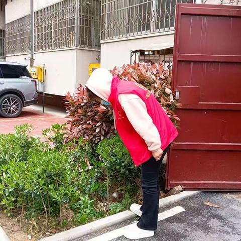 万胜路社区网格员协助社区开展禁毒、党日活动、网格创文等工作