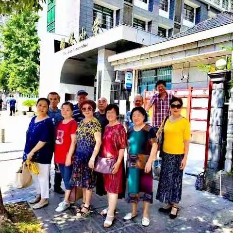 西江月    重访母校