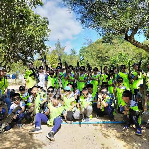 “携手阳光，多姿多彩”——记龙岗区外国语学校四2班秋游实践活动