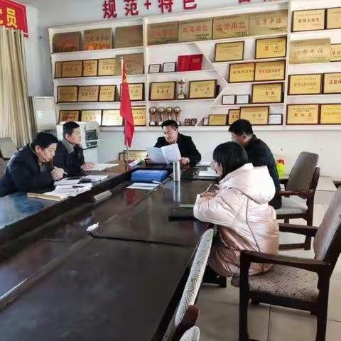 北吴村学校组织三月份主题党日活动
