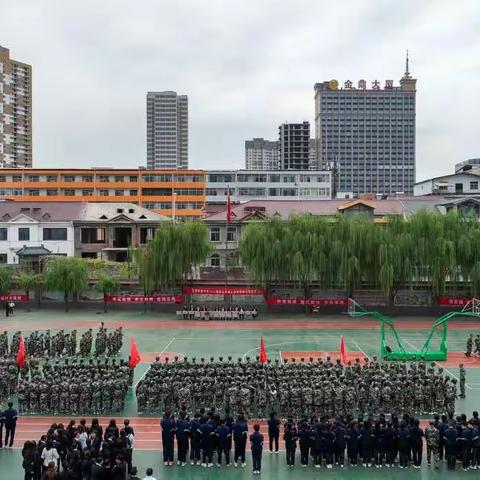 吕梁市职业中专2022级新生军训汇演暨教师节表彰大会