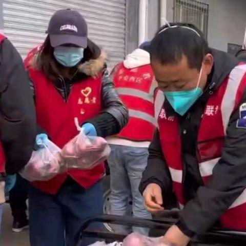 “疫”线 暖心故事汇成抗疫暖流