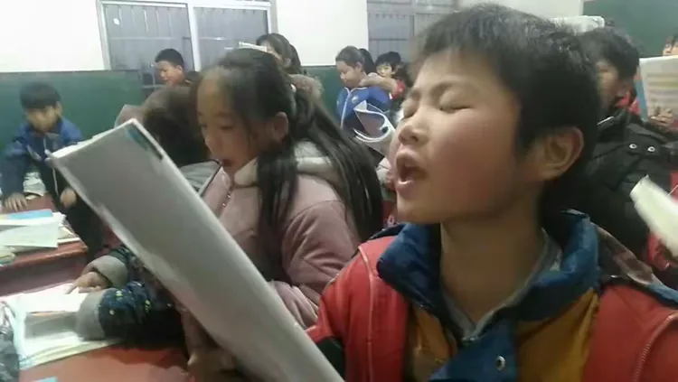 “晨诵、午写、晚读”---大春文武学校书香校园