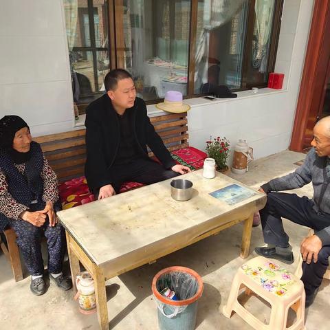 疫情防控不松懈 脱贫攻坚再加劲