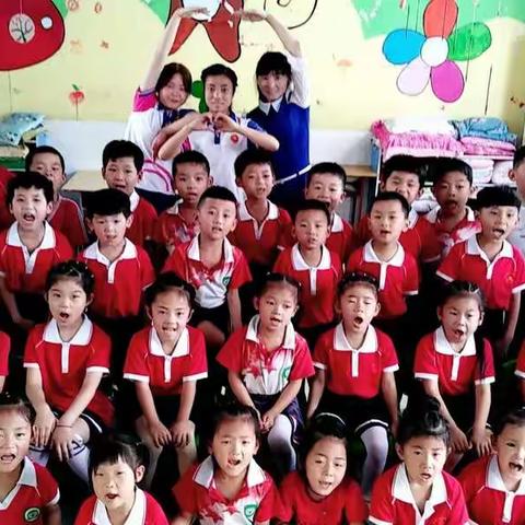 迎春幼儿园大二班毕业了