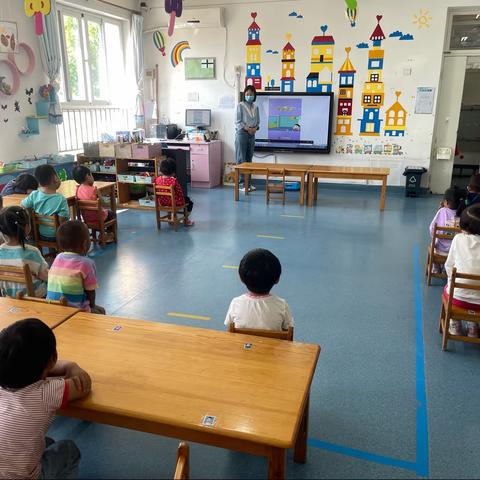 防震避险，常记于心 ——太师屯幼儿园小二班地震逃生演练