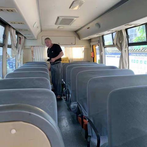 校车安全大演练🚌