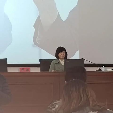 校本研修 你我同行——北票市中小学副校级后备干部培训班纪实