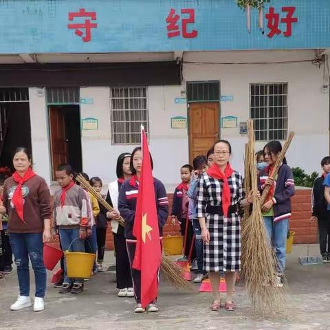 弘扬雷锋精神    争做新时代好队员——钟山县回龙镇龙虎完全小学学雷锋主题活动