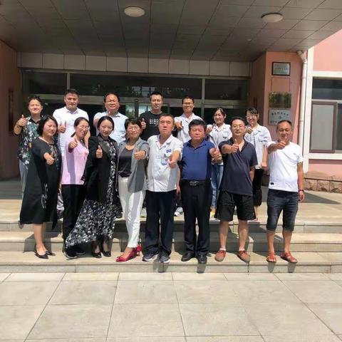 联盟会13组与20组走进青岛海汇铁塔机械有限公司，一起交流学习《毛泽东智慧与企业经营管理》