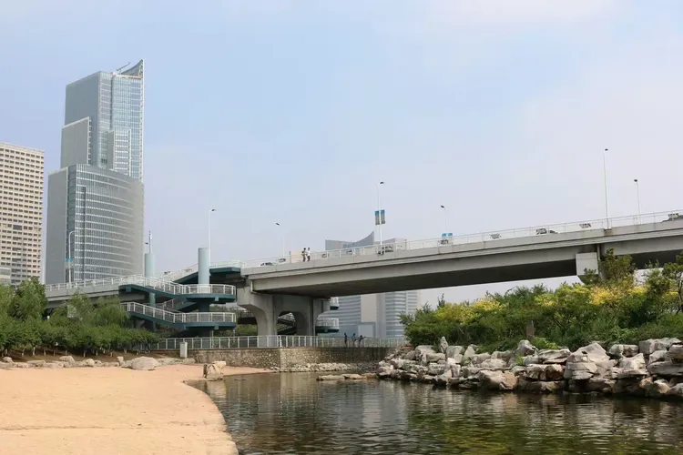 塘沽彩带公园