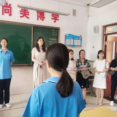 朗朗读书声，莘莘学子意