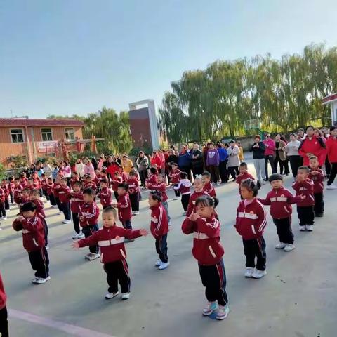 月明希望附属幼儿园第五届亲子运动会