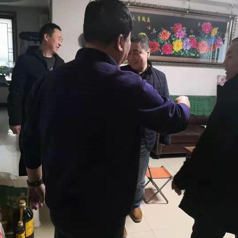 节前慰问送祝福 温暖丝丝入人心