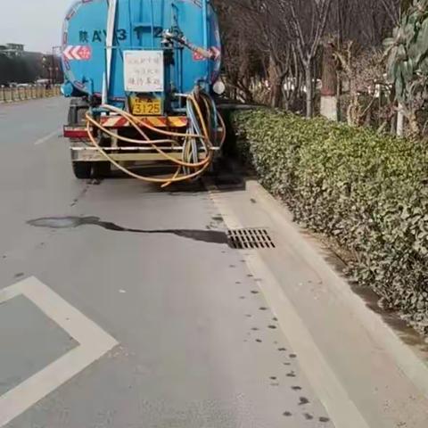 【临潼住建】春季灌溉，让城市更绿