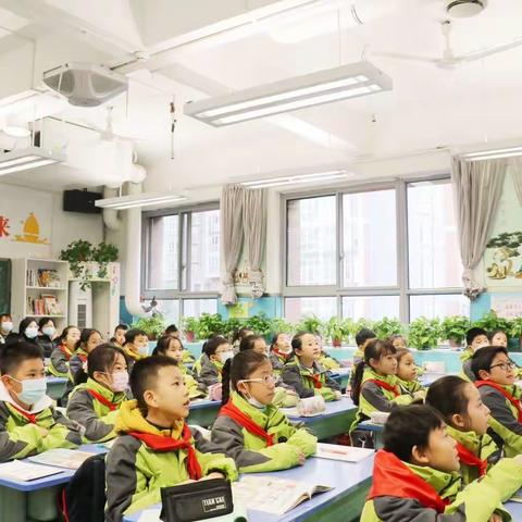 “家长开放周”第一天上午