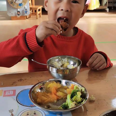 美好的一天开始了！吃饭棒棒哒！光盘喽😜