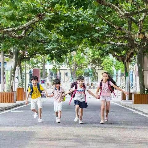 家长讲堂异彩纷呈                        五育融合助力双减