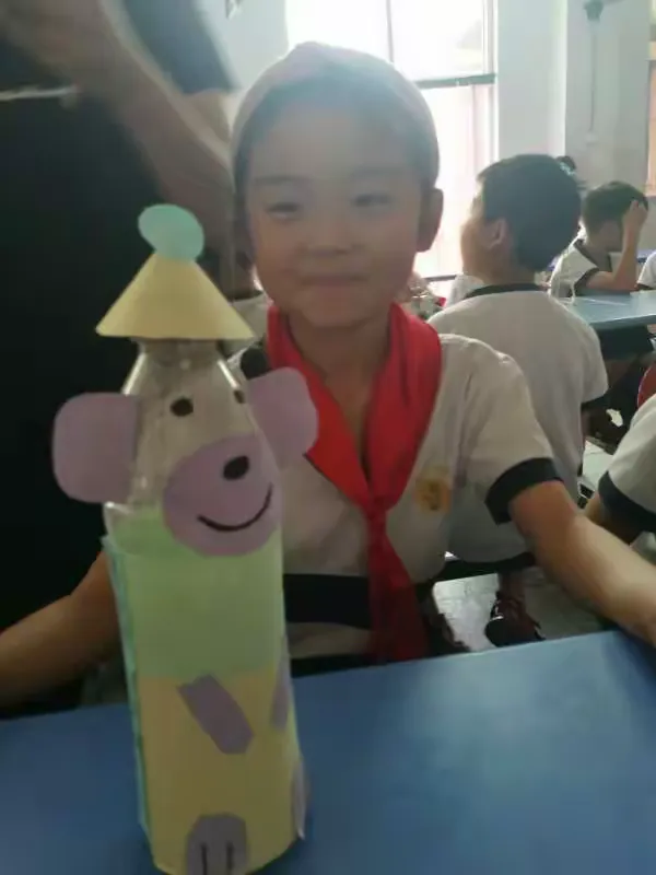 育杰学校第十届文化艺术节——三年级手工艺术品制作