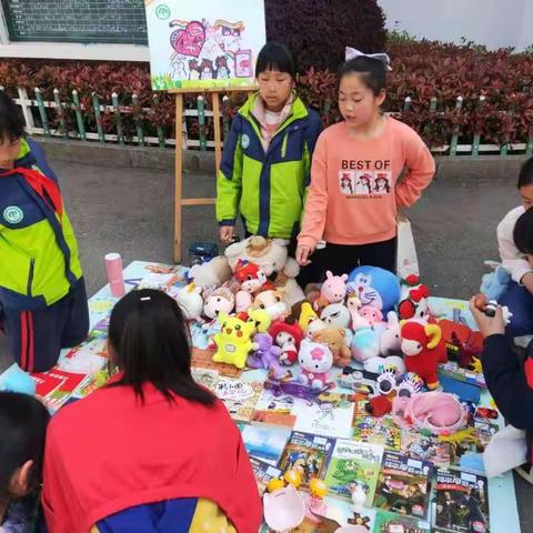 赠人玫瑰，手有余香——博才阳光实验小学五年级学雷锋献爱心活动