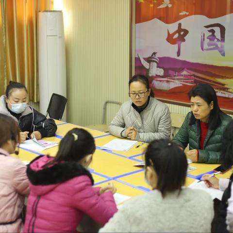 初冬暖阳晴空碧，花球朵朵齐绽放——邾城街第六小学劳技教研活动