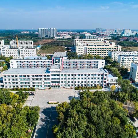 示范引领促成长，展示研讨共提升——阳信二中2022级高一“骨干教师示范课、青年教师展示课活动”成功举