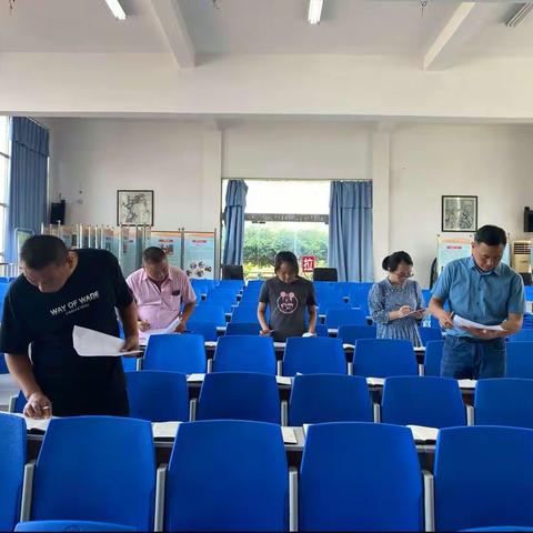 书海撷萃 笔墨留香——记阜宁县特殊教育学校教师假期读书笔记评比（副本）